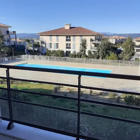Bel Dans Résidence Avec Piscine