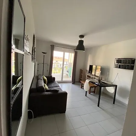 Bel Dans Avec Piscine Daire